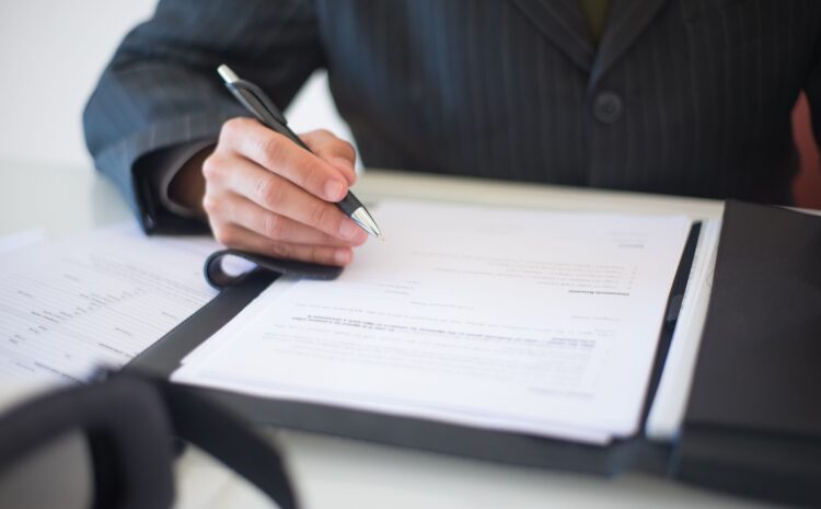  Contrat d’assurance professionnelle à Bayonne : 4 clauses à lire